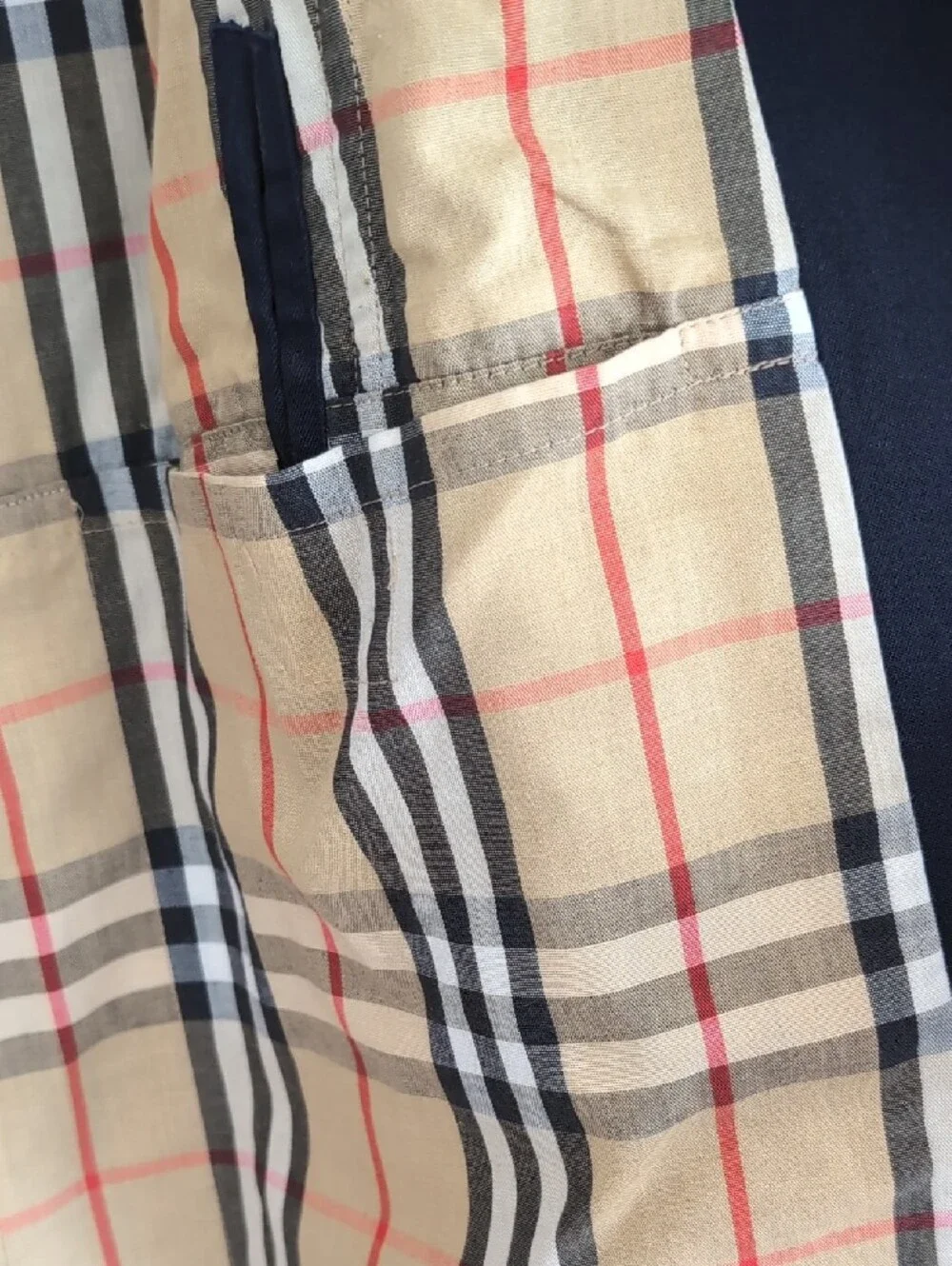 Burberry Trench Coat with Signature Check Lining - Picture 12 of 12